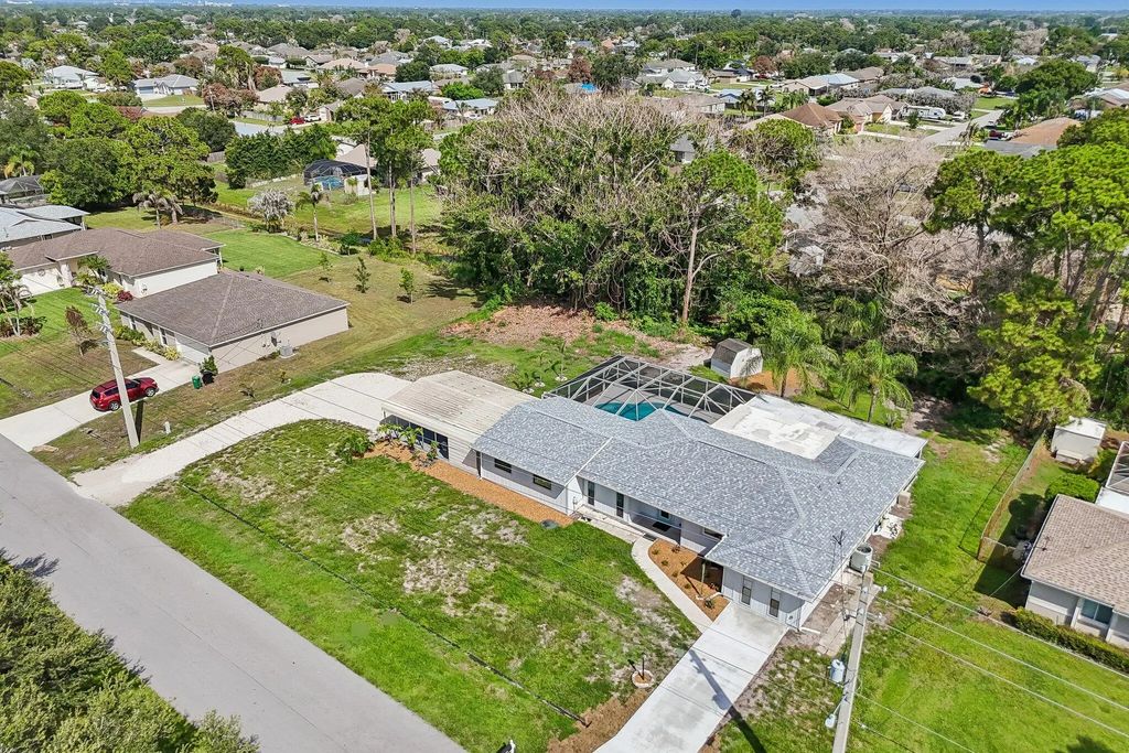 322 Se Walters Terrace, Port St. Lucie