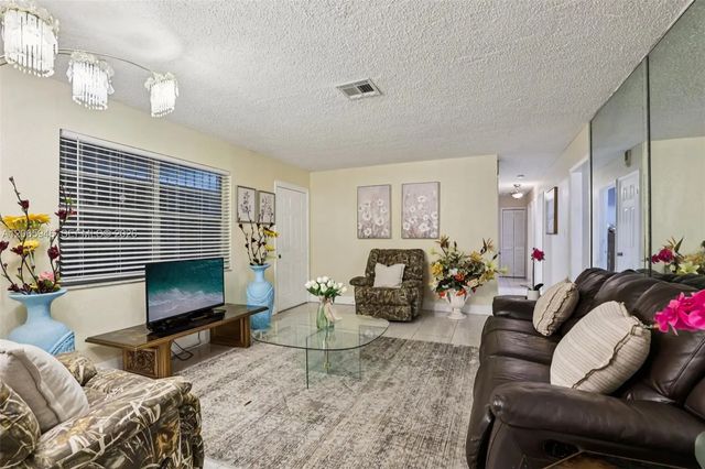 2 of 31 - 3398 Nw 212th Street, Miami Gardens, FL