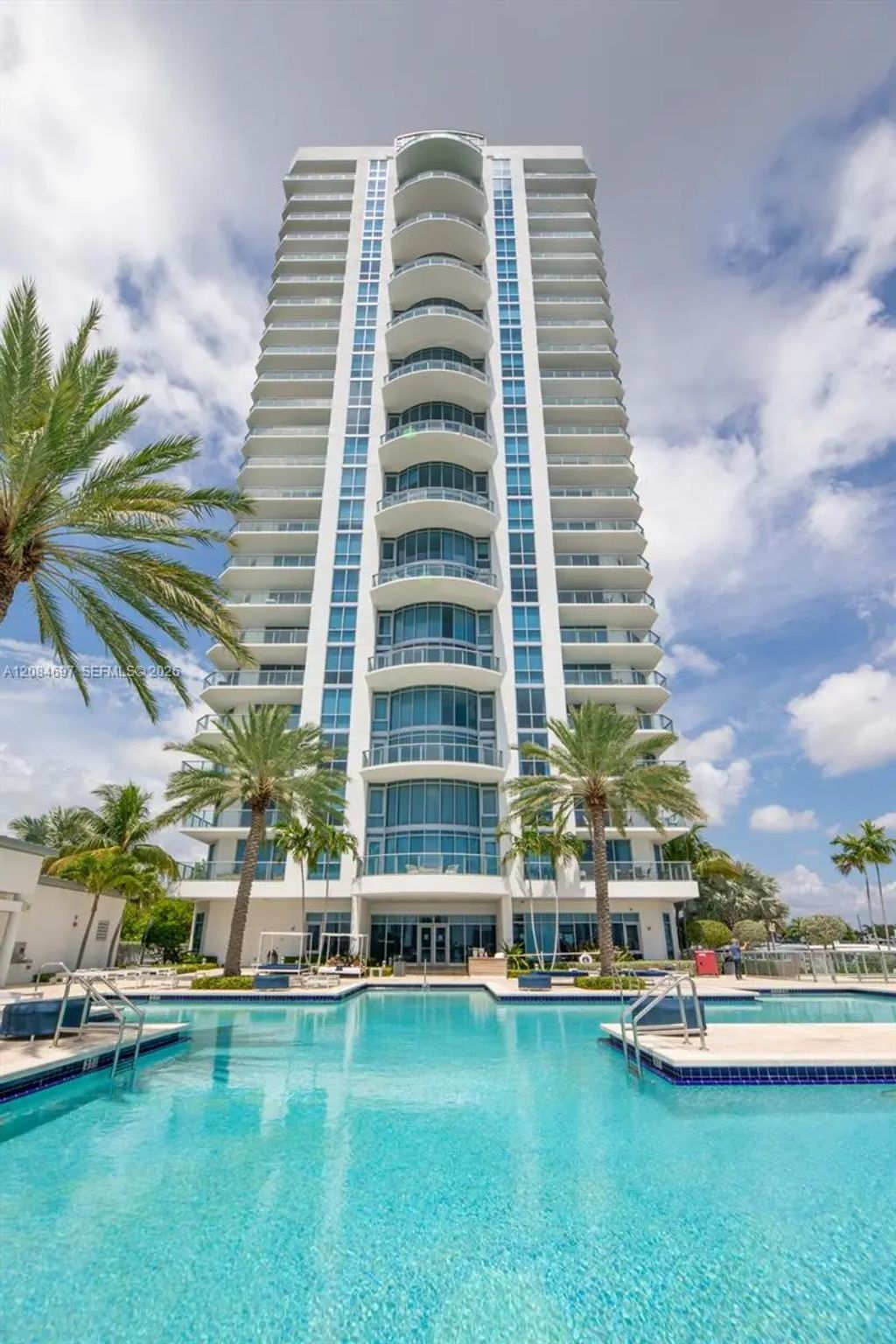 17111 Se Biscayne Boulevard #1110, North Miami Beach