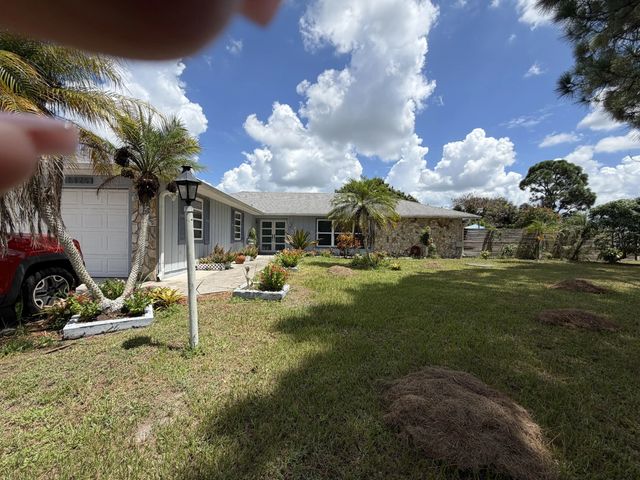 4 of 20 - 1325 Se Laconia Lane, Port St. Lucie, FL
