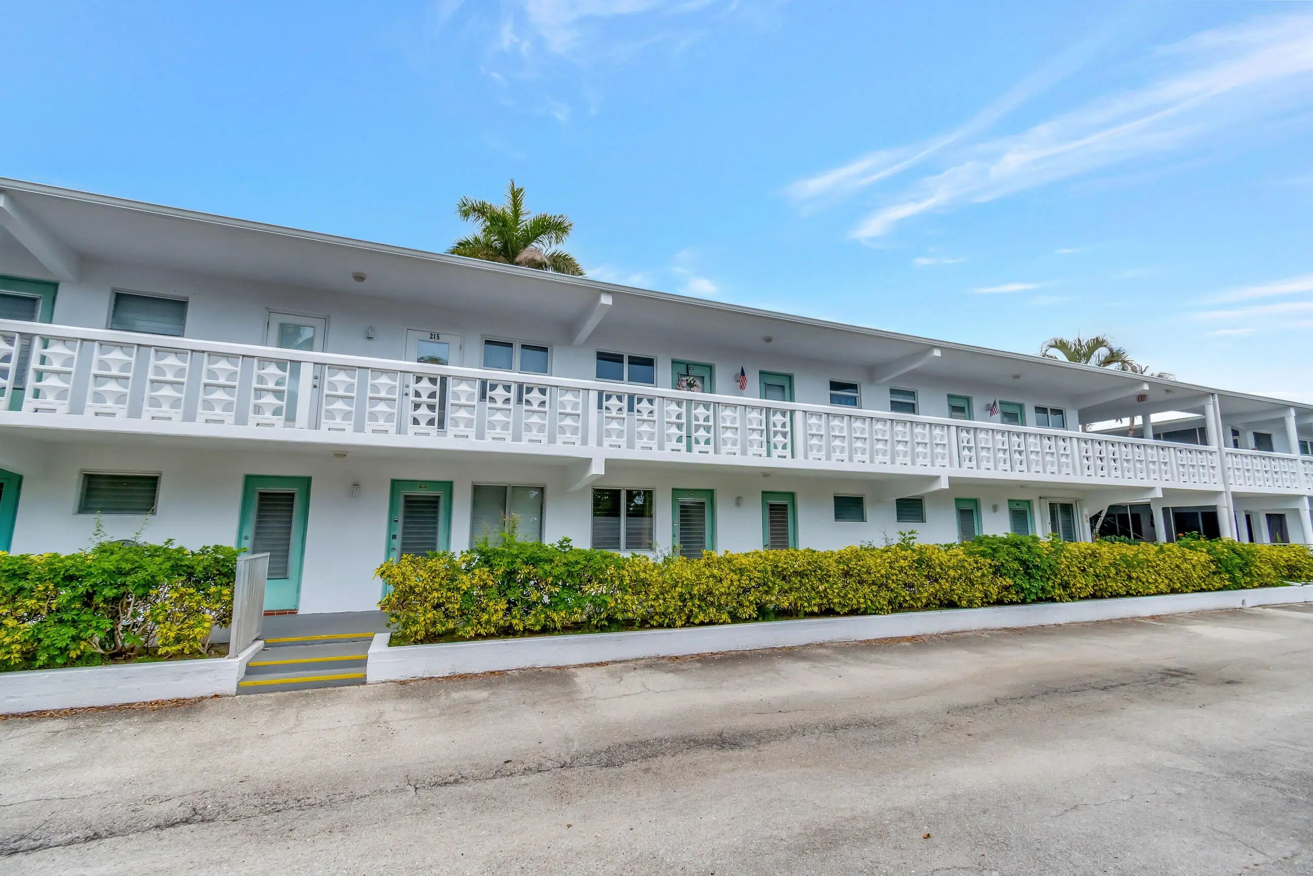 2161 Ne 42nd Court, Lighthouse Point