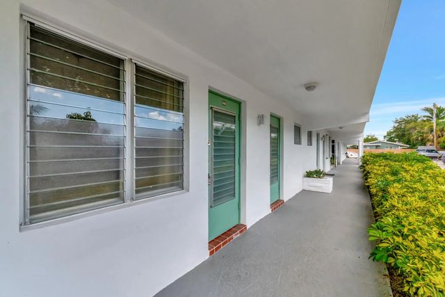 4 of 45 - 2161 Ne 42nd Court #116, Lighthouse Point, FL
