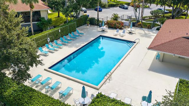 6511 Chasewood Drive #unit G, Jupiter