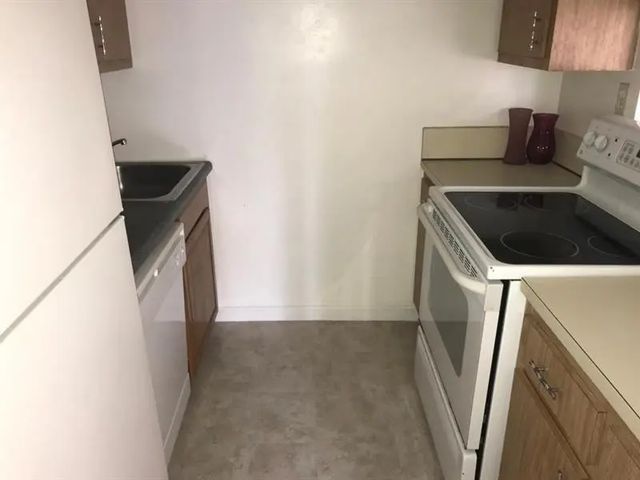 3 of 16 - 5825 Washington Street #40, Hollywood, FL