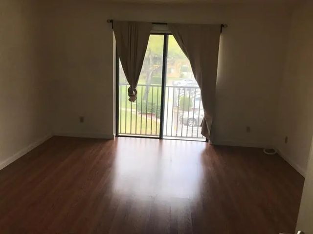 5 of 16 - 5825 Washington Street #40, Hollywood, FL