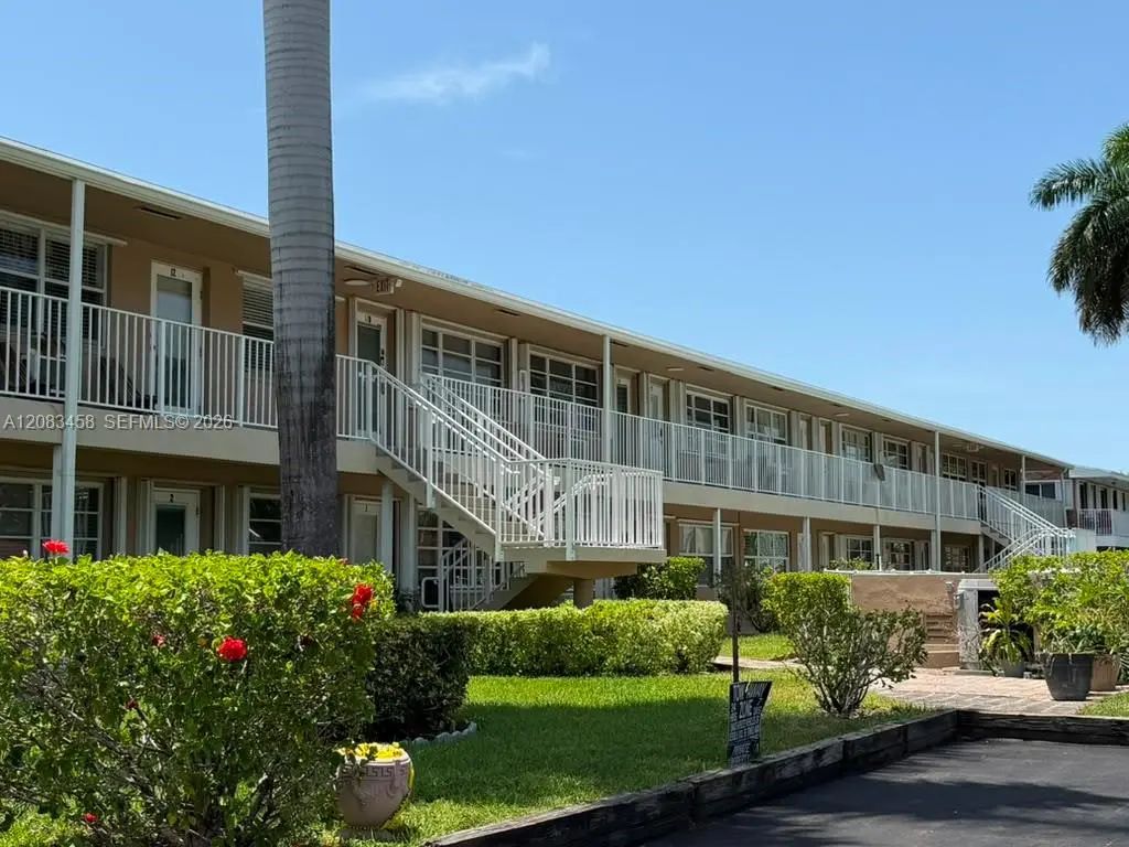 500 Layne Boulevard #15, Hallandale Beach
