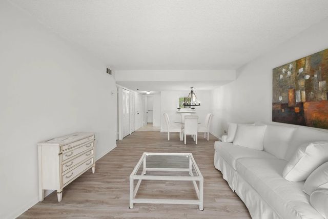 3 of 27 - 5423 Se Miles Grant Road Se #f-203, Stuart, FL
