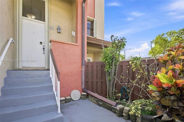 2 of 32 - 9905 Nw 9th St Circle #12-21, Miami, FL