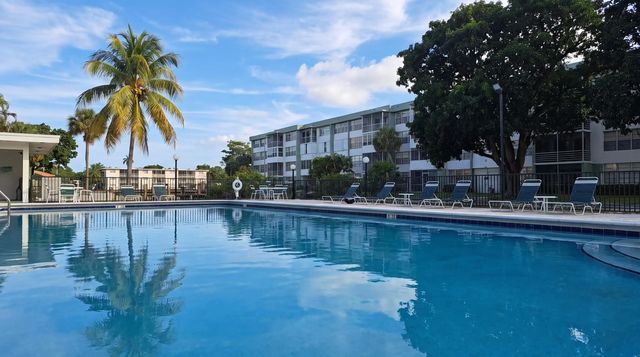 2771 Taft Street #302, Hollywood