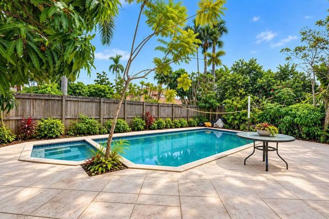 5 of 48 - 7666 Sierra Terrace W, Boca Raton, FL