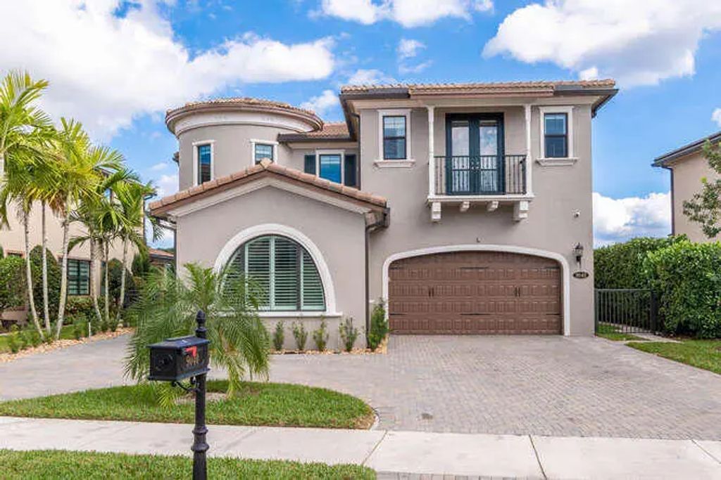 9040 Watercrest Circle W, Parkland