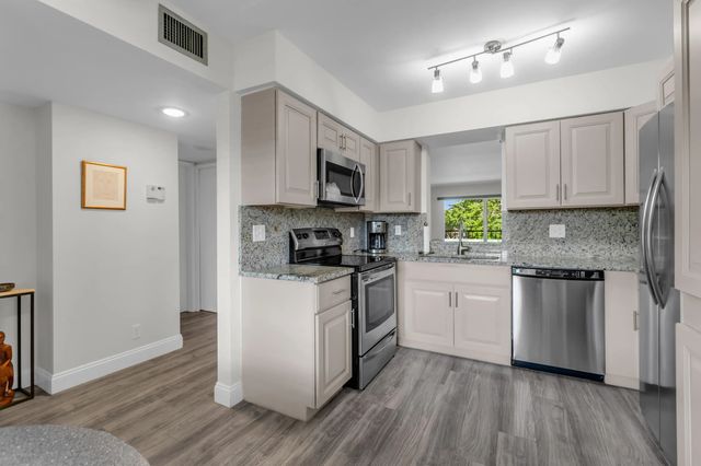 3 of 59 - 7267 Huntington Lane #403, Delray Beach, FL