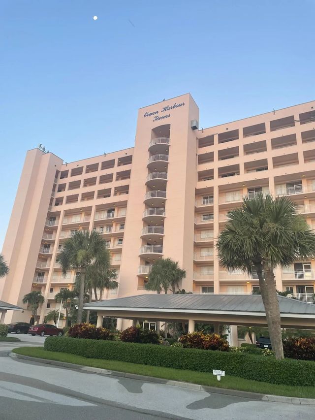 3 of 41 - 5167 N Highway A1a #201, Fort Pierce, FL