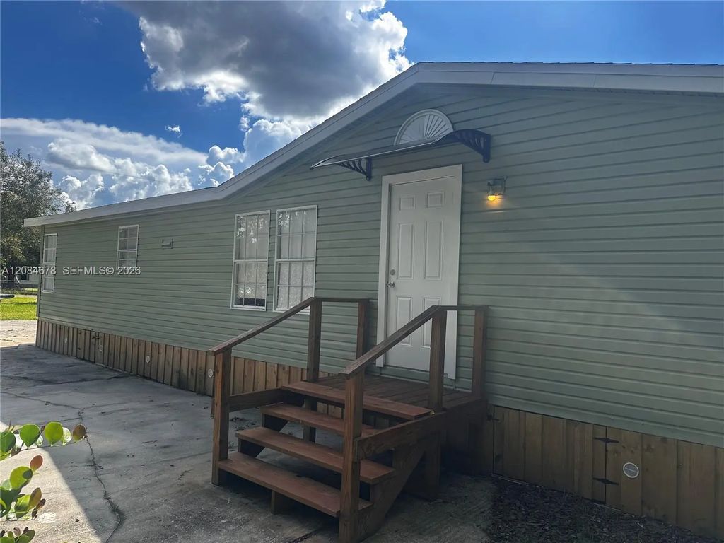 131 Oak Drive, Clewiston