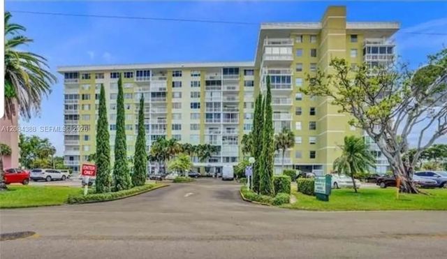 4400 Hillcrest Drive #300-b, Hollywood