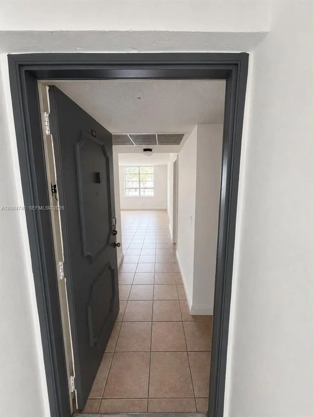 3 of 13 - 9440 Live Oak Place #106, Davie, FL
