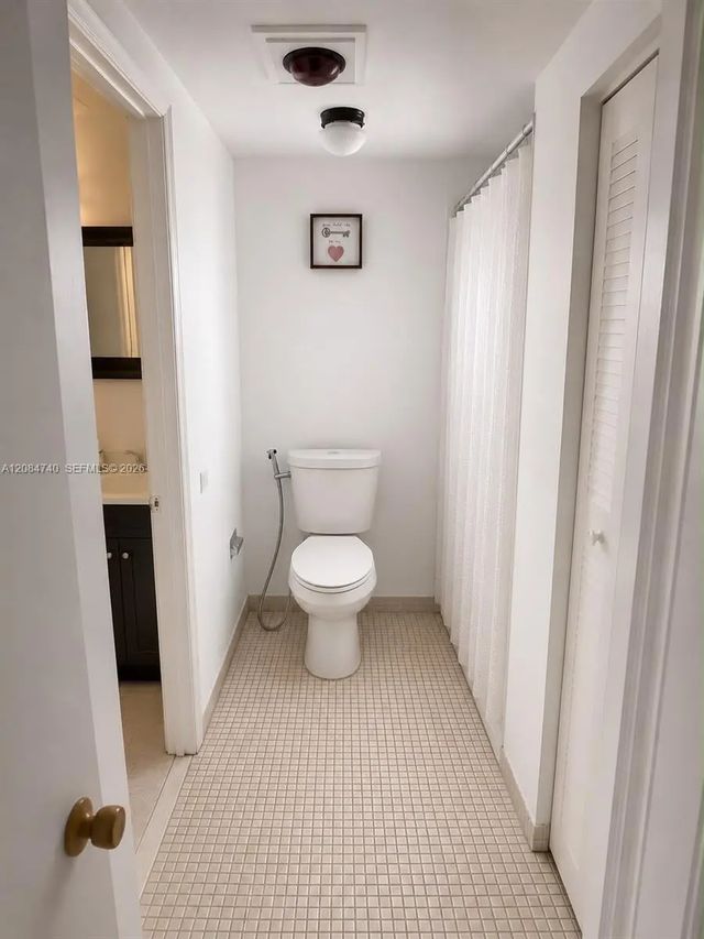 5 of 13 - 9440 Live Oak Place #106, Davie, FL
