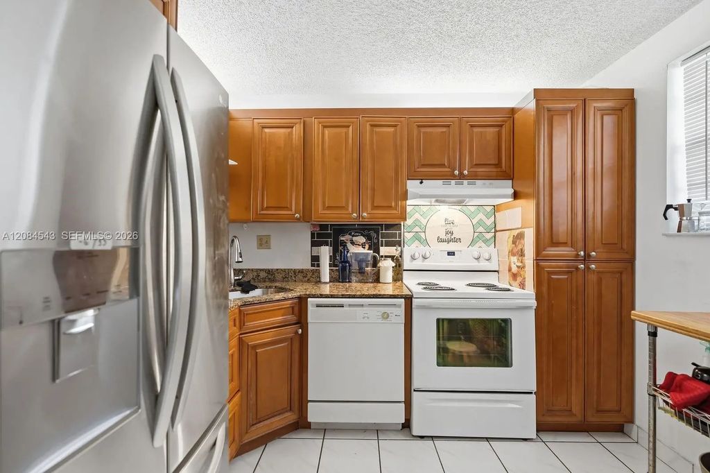 7400 Nw 17th Street #107, Plantation