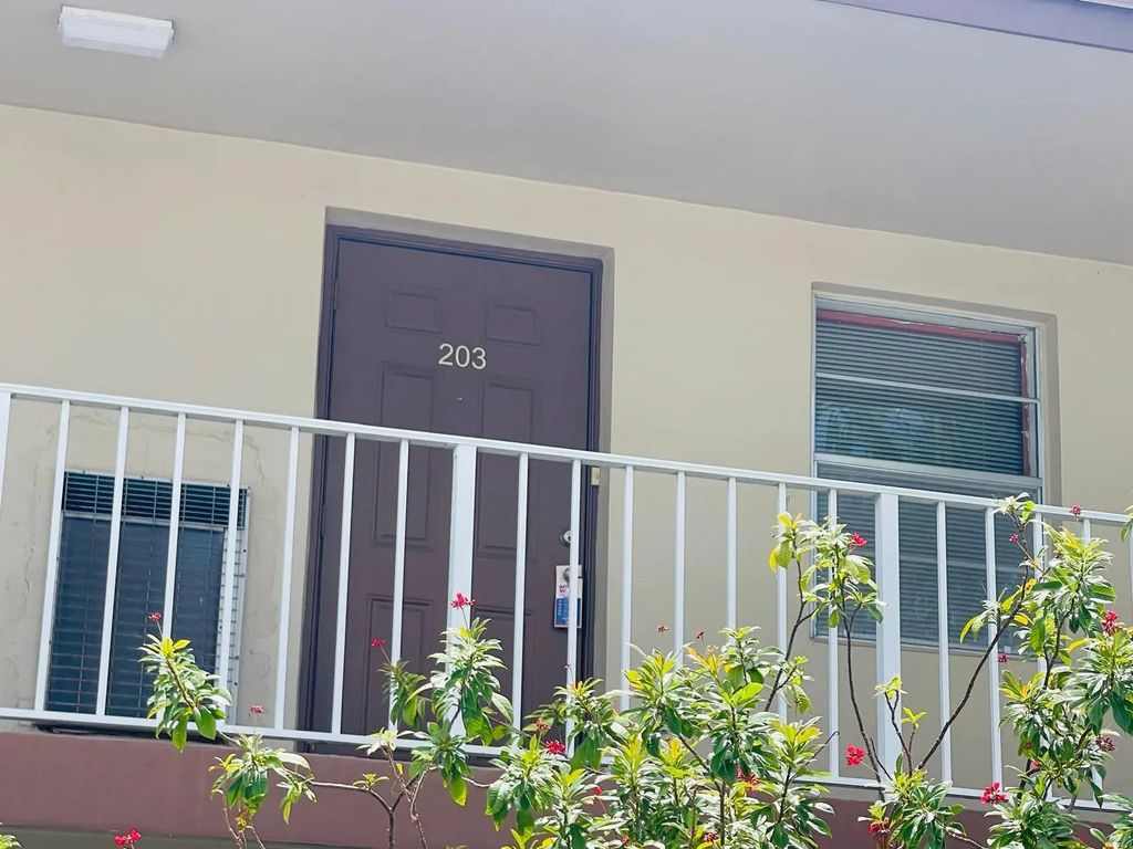 7200 Nw 5th Place #203, Margate