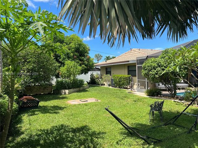 4 of 20 - 522 Se 34 Terrace, Cape Coral, FL