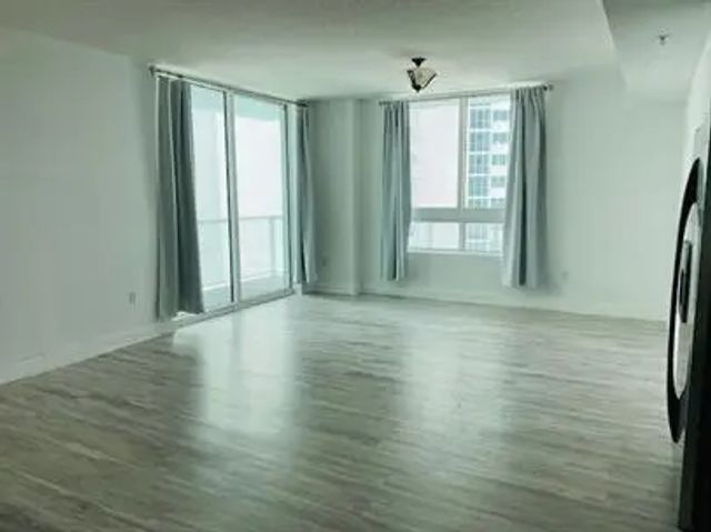 3 of 11 - 1900 N Bayshore Drive #1705, Miami, FL