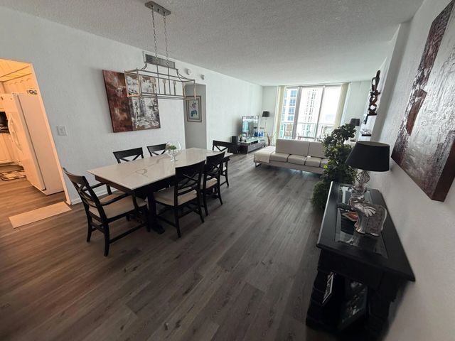 4 of 9 - 3901 S Ocean Drive #10j, Hollywood, FL
