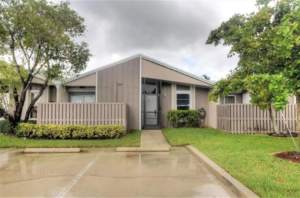 514 Woodgate Circle #c, Sunrise