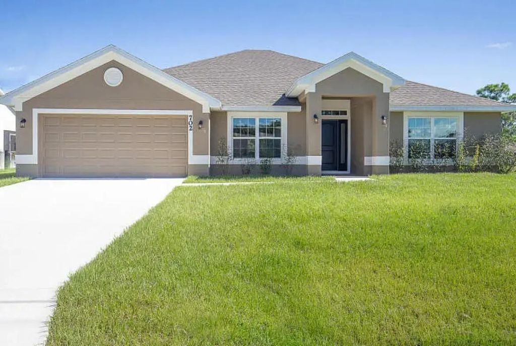 702 Se Walters Terrace, Port St. Lucie