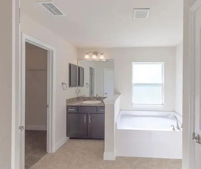 3 of 4 - 702 Se Walters Terrace, Port St. Lucie, FL