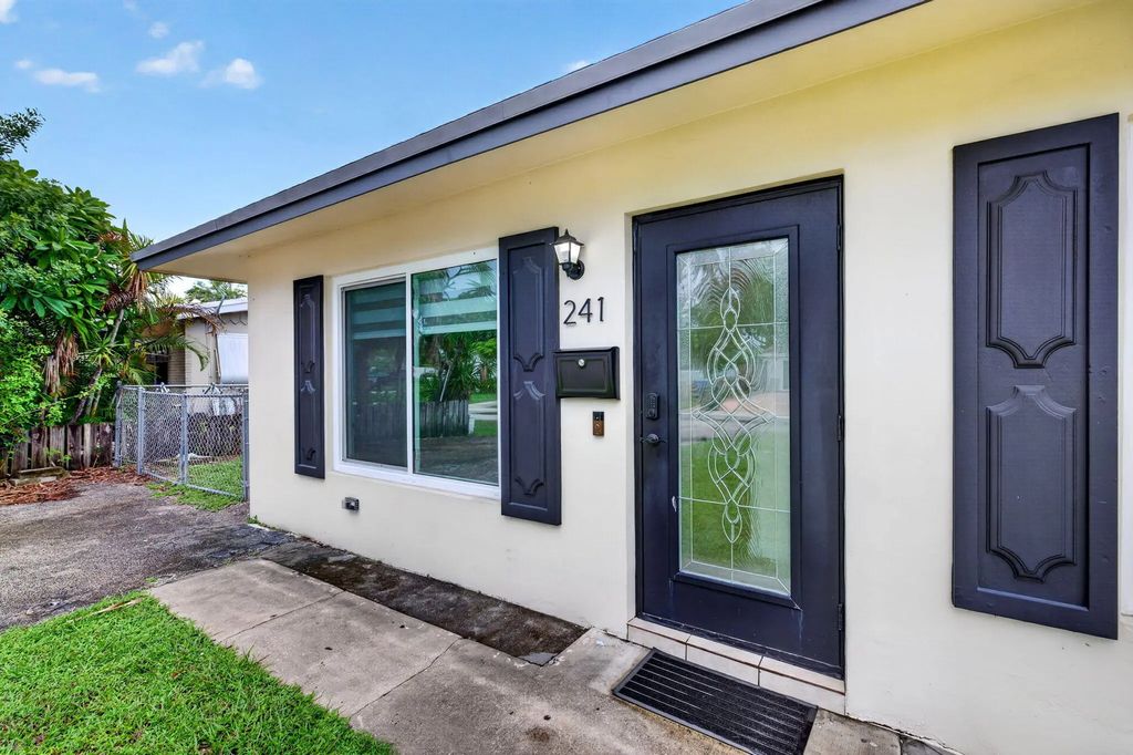 241 Nw 49th Street, Oakland Park