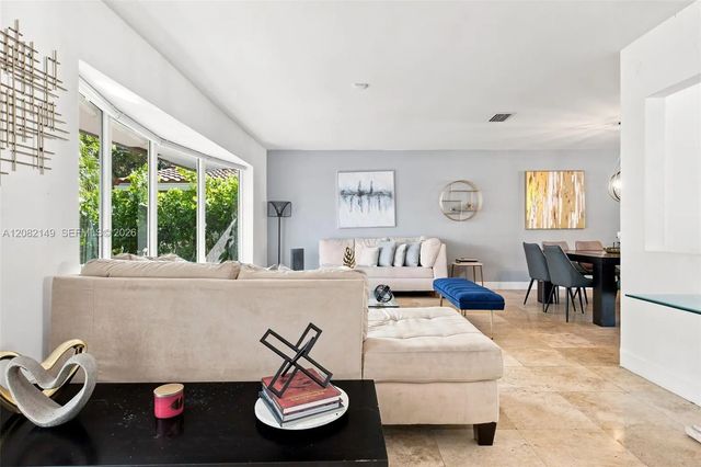 5 of 44 - 1103 Washington Street, Hollywood, FL