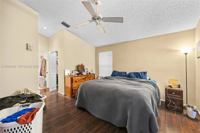 5 of 13 - 1065 W Fairfax Circle W, Boynton Beach, FL