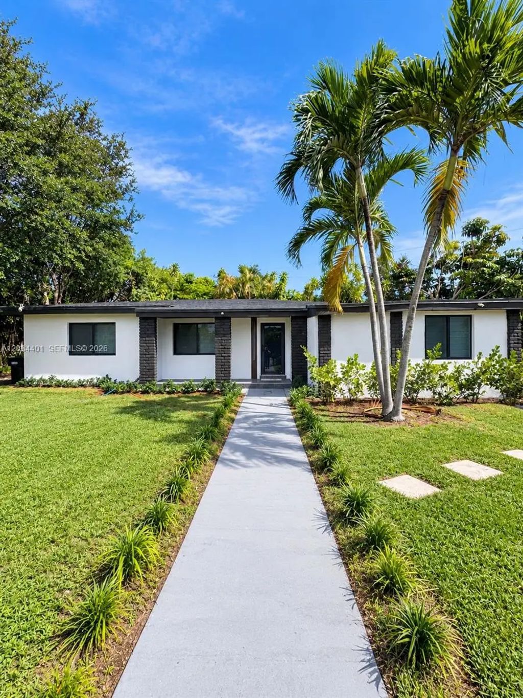 930 Ne 163rd Street, North Miami Beach