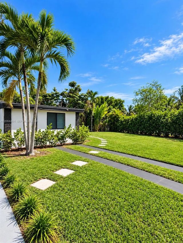 2 of 24 - 930 Ne 163rd Street, North Miami Beach, FL