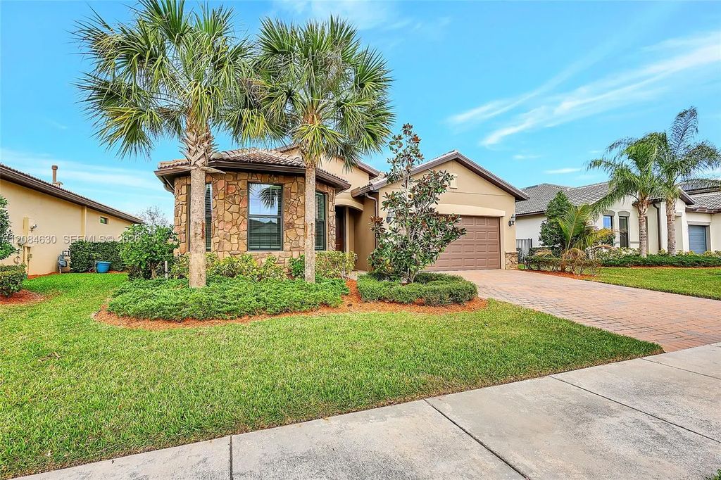 727 Se Boboli Way, Port St. Lucie