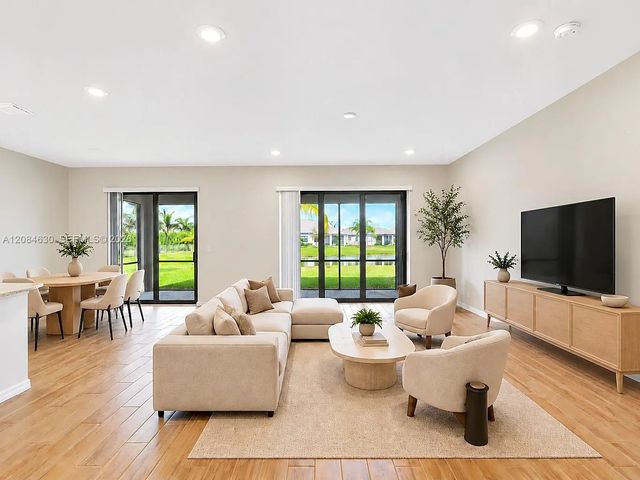 3 of 36 - 727 Se Boboli Way, Port St. Lucie, FL