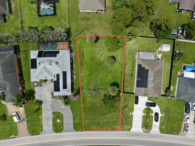 3 of 10 - 590 Nw Bayshore Boulevard, Port St. Lucie, FL
