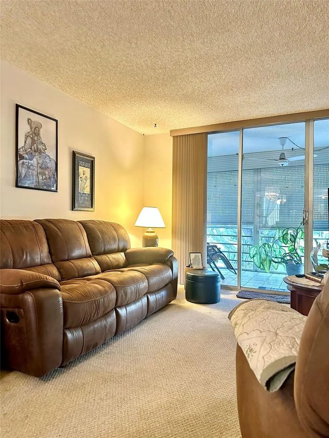 4899 Nw 26th Court, Lauderdale Lakes
