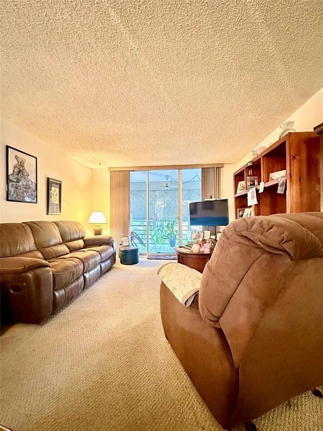 2 of 20 - 4899 Nw 26th Court, Lauderdale Lakes, FL