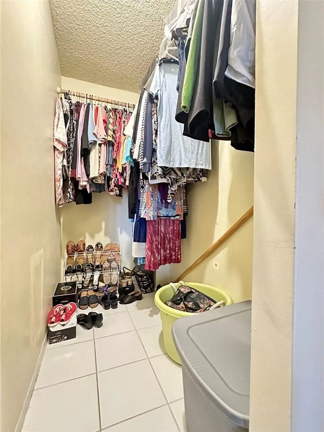 3 of 20 - 4899 Nw 26th Court, Lauderdale Lakes, FL
