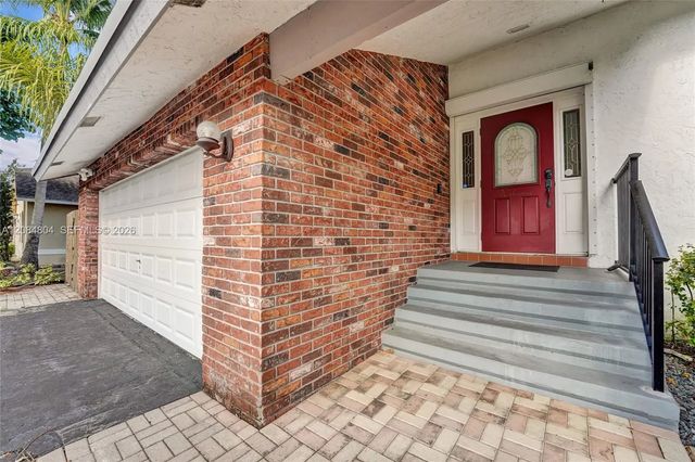 3753 Nw 73rd Way, Coral Springs