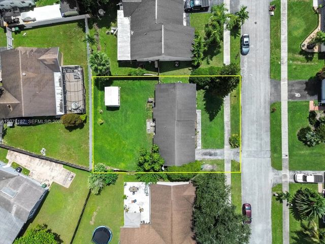 4 of 48 - 939 S Bluebird Lane, Homestead, FL