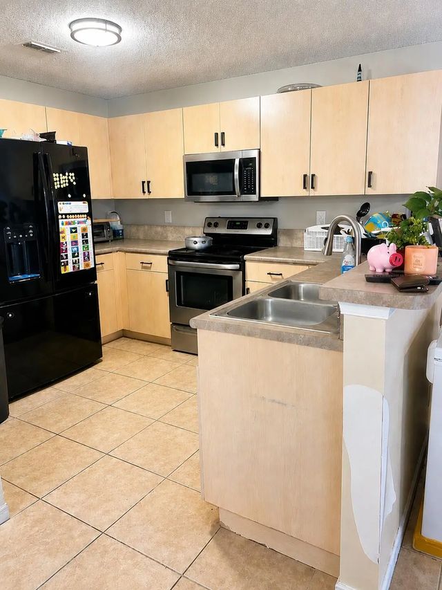 2 of 28 - 3331 Commodore Court, West Palm Beach, FL