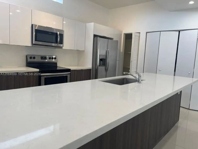 5 of 12 - 1813 Madison Street, Hollywood, FL