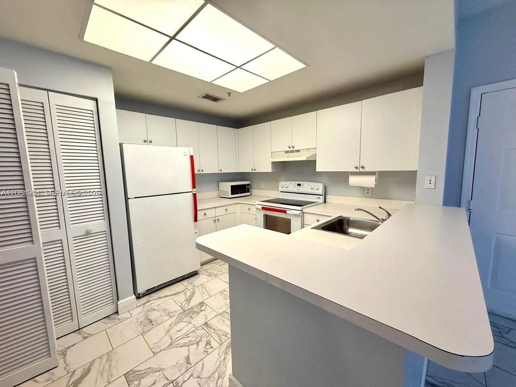 2015 Se 10th Avenue #127, Fort Lauderdale