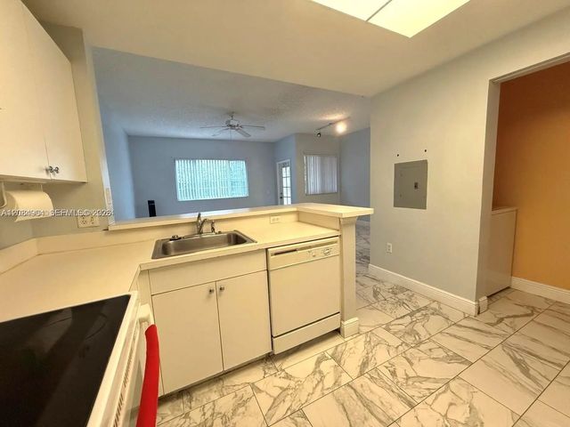4 of 20 - 2015 Se 10th Avenue #127, Fort Lauderdale, FL