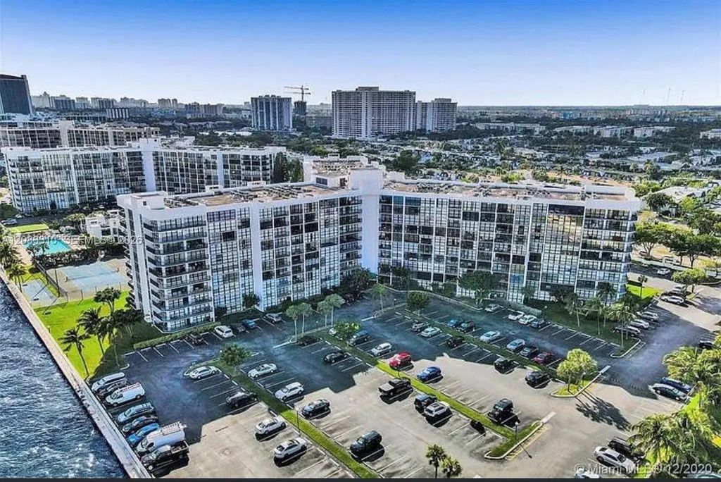 800 Parkview Drive #709, Hallandale Beach
