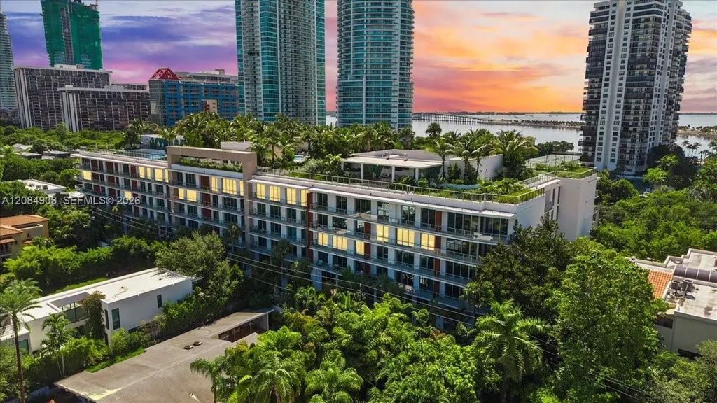 2200 Brickell Avenue #422, Miami