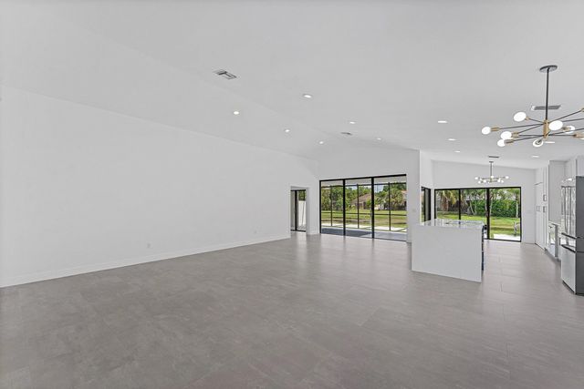 4 of 44 - 11152 Highland Circle, Boca Raton, FL