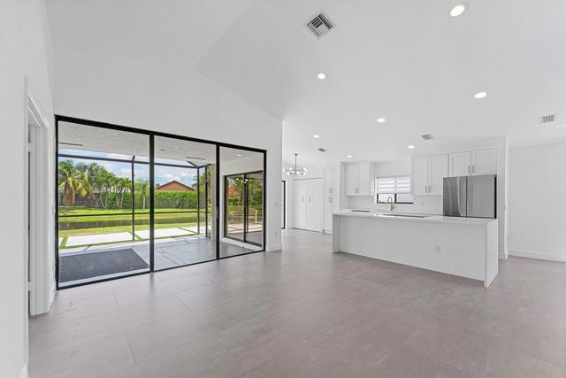 5 of 44 - 11152 Highland Circle, Boca Raton, FL
